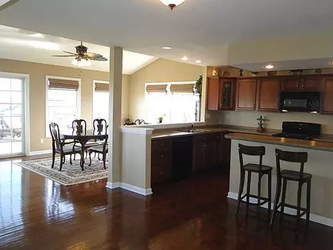 202 Walnut Dr, Eighty Four, PA 15330 photo 9