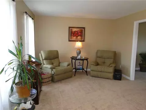 202 Walnut Dr, Eighty Four, PA 15330 photo 4