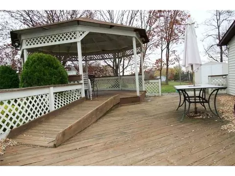 10 Minick Ln, Eighty Four, PA 15330 photo 14