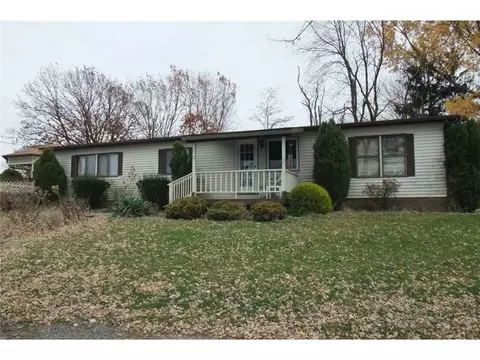 10 Minick Ln, Eighty Four, PA 15330 photo 1