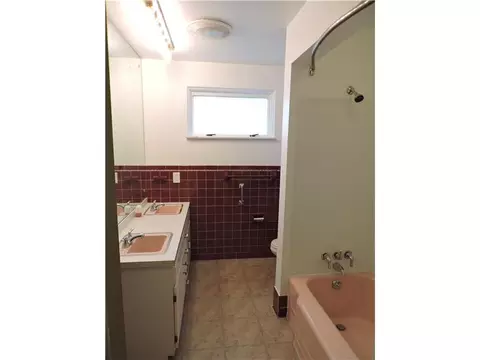 1503 Oneida Dr, Clairton, PA 15025 photo 10