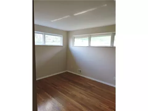1503 Oneida Dr, Clairton, PA 15025 photo 12