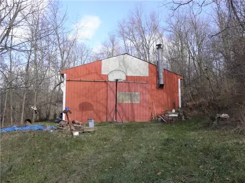 304 Patterson Rd, Eighty Four, PA 15330 photo 2