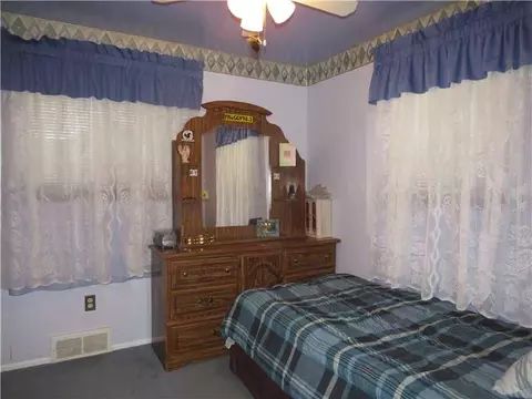 877 Quaker Dr, Irwin, PA 15642 photo 16