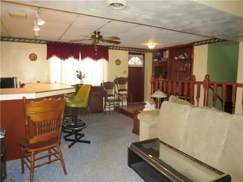 877 Quaker Dr, Irwin, PA 15642 photo 8