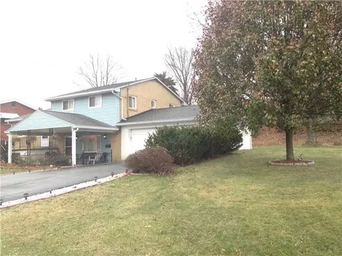 877 Quaker Dr, Irwin, PA 15642 photo 2