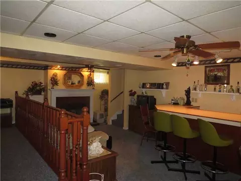 877 Quaker Dr, Irwin, PA 15642 photo 7
