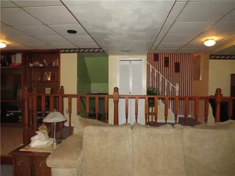877 Quaker Dr, Irwin, PA 15642 photo 9