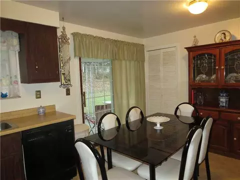 877 Quaker Dr, Irwin, PA 15642 photo 5