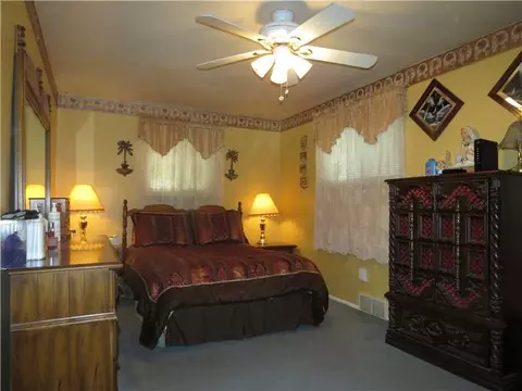 877 Quaker Dr, Irwin, PA 15642 photo 13