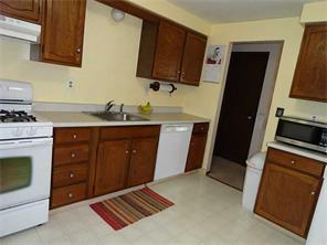 111 Charles Dr, Irwin, PA 15642 photo 4