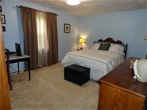 111 Charles Dr, Irwin, PA 15642 photo 5