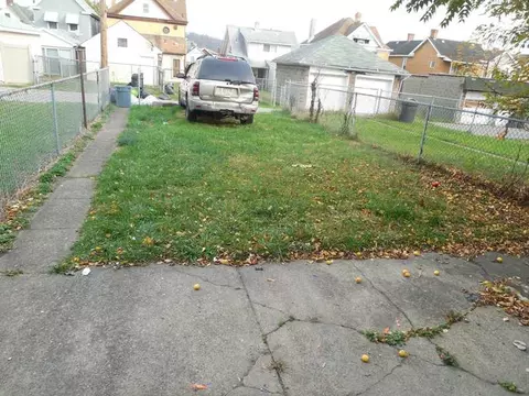 534 3rd St, Clairton, PA 15025 photo 22