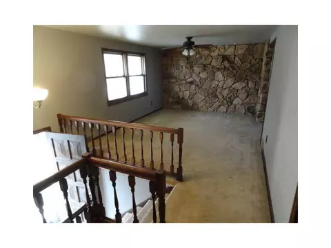 14235 Wayne Dr, Irwin, PA 15642 photo 4