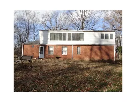 4907 Simmons Cir, Export, PA 15632 photo 2