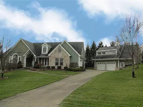 218 Arrowhead Ln, Eighty Four, PA 15330 photo 2