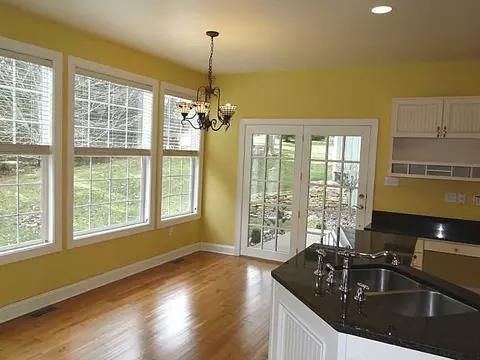 218 Arrowhead Ln, Eighty Four, PA 15330 photo 14