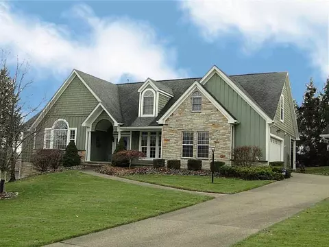 218 Arrowhead Ln, Eighty Four, PA 15330 photo 1