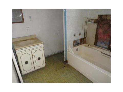 818 6th St, Braddock, PA 15104 photo 9