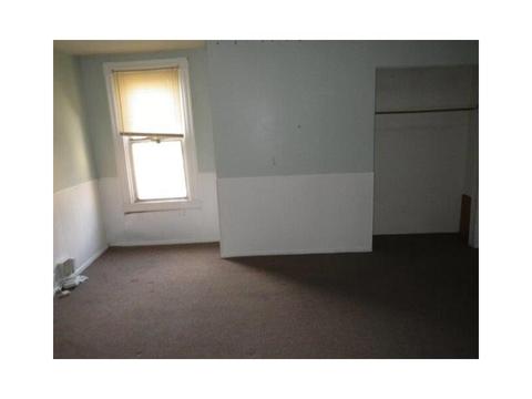 818 6th St, Braddock, PA 15104 photo 4