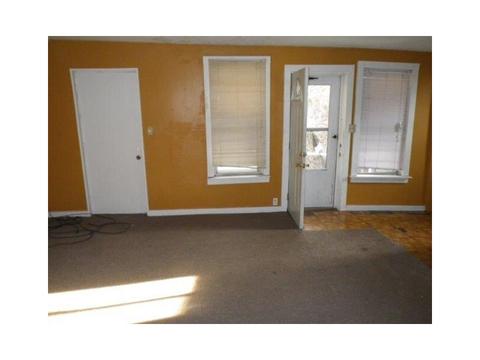 818 6th St, Braddock, PA 15104 photo 2
