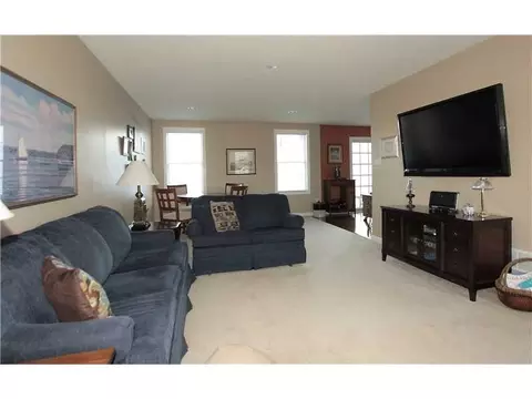 311 Hickory Nut Dr, Eighty Four, PA 15330 photo 2