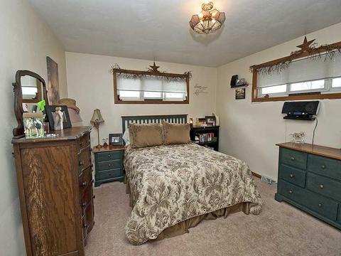 481 Corey Dr, Irwin, PA 15642 photo 10