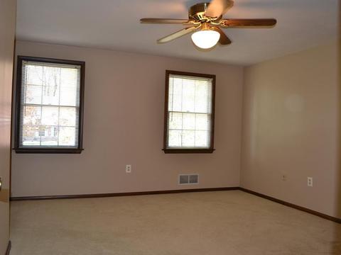 5933 Graybrooke Dr, Export, PA 15632 photo 10