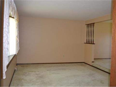 5933 Graybrooke Dr, Export, PA 15632 photo 2
