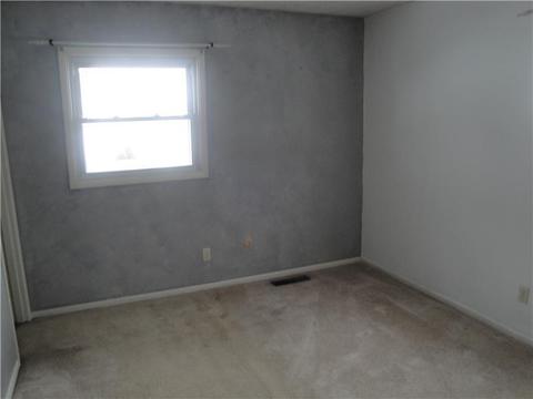809 Maple Ave, New Eagle, PA 15067 photo 7