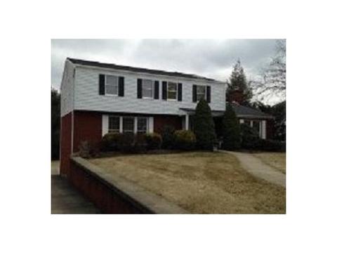 2243 Manordale Dr, Export, PA 15632 photo 1