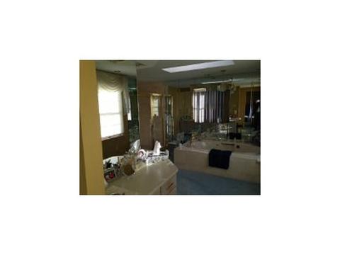 2243 Manordale Dr, Export, PA 15632 photo 8