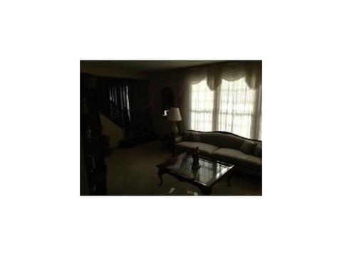 2243 Manordale Dr, Export, PA 15632 photo 6
