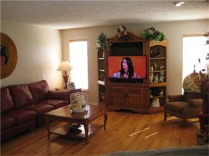 8530 Single Tree Ct, Irwin, PA 15642 photo 3