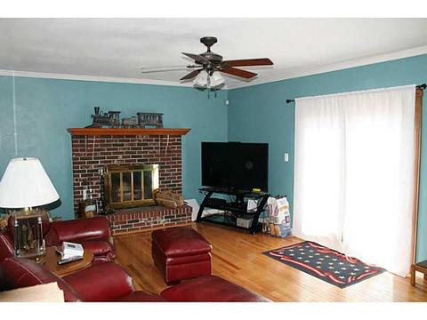 3172 Claudia St, Export, PA 15632 photo 3