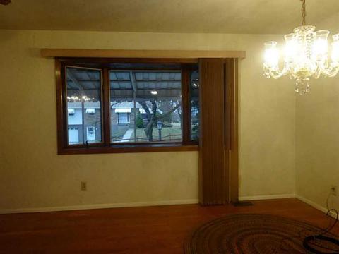 301 Lora Dr, Irwin, PA 15642 photo 4