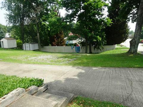 301 Lora Dr, Irwin, PA 15642 photo 20