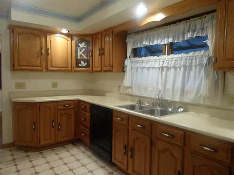301 Lora Dr, Irwin, PA 15642 photo 8
