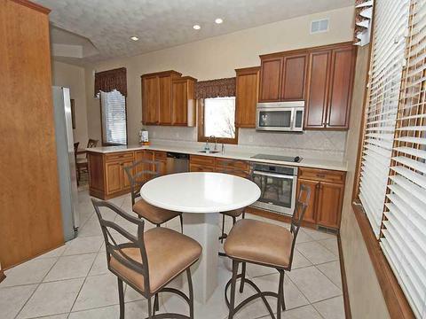 265 Arrowhead Ln, Eighty Four, PA 15330 photo 9