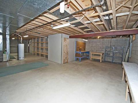 205 Arrowhead Ln, Eighty Four, PA 15330 photo 17