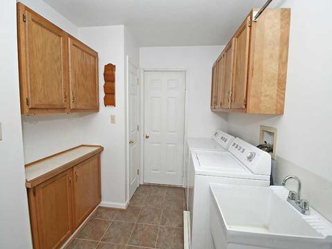 205 Arrowhead Ln, Eighty Four, PA 15330 photo 14