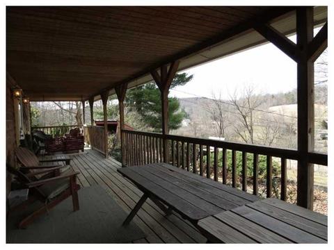 127 Aviation Ln, Export, PA 15632 photo 4