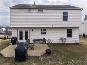 517 Overhead Dr, Coraopolis, PA 15108 photo 4