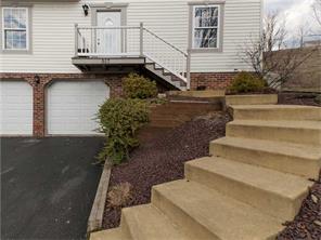 517 Overhead Dr, Coraopolis, PA 15108 photo 2