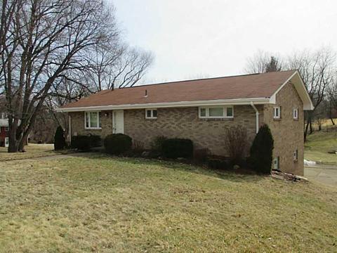 109 Circle Dr, Monaca, PA 15061 photo 2