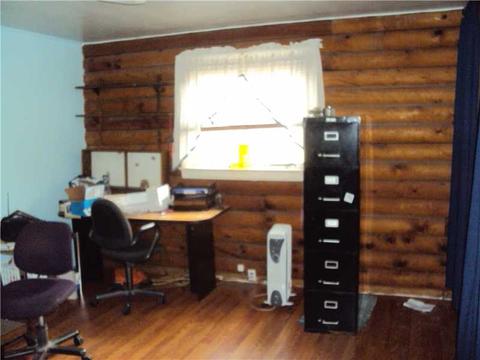 47 Emery Rd, Eighty Four, PA 15330 photo 9