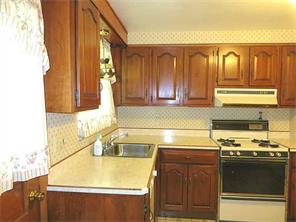 291 Forest Dr, Irwin, PA 15642 photo 8