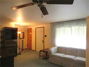 291 Forest Dr, Irwin, PA 15642 photo 5