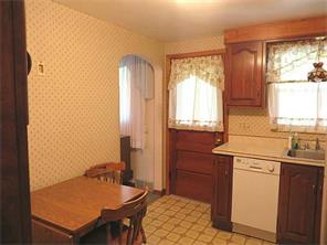291 Forest Dr, Irwin, PA 15642 photo 9