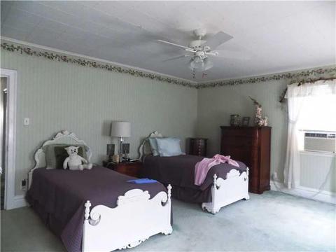 102 Custer Ave, Vandergrift, PA 15690 photo 11